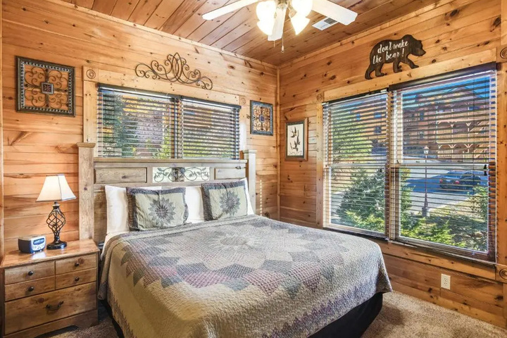 Room 4 of 17