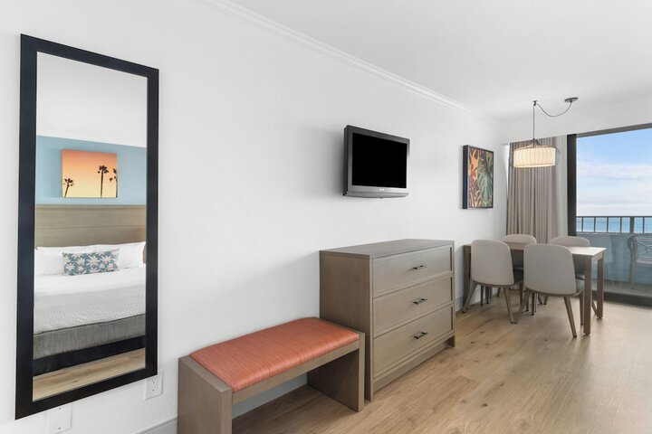 Room 135 of 218