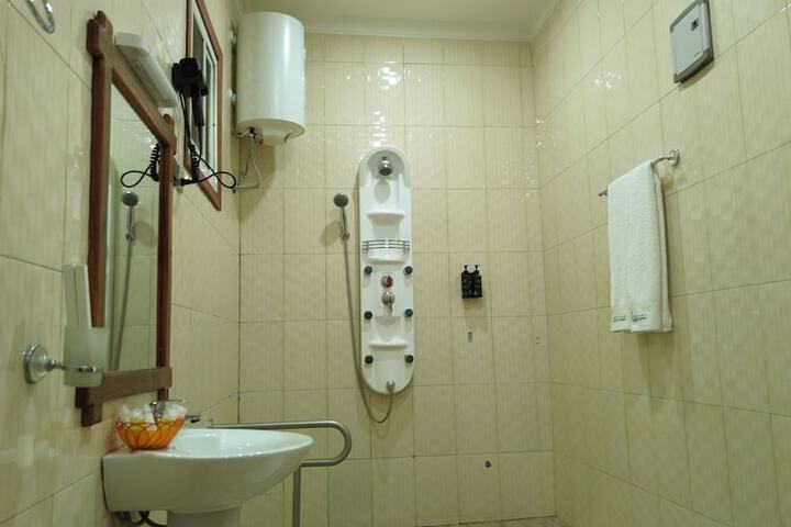 Room 14 of 23