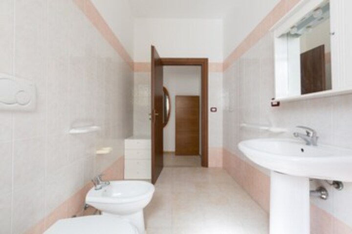 Room 3 of 113