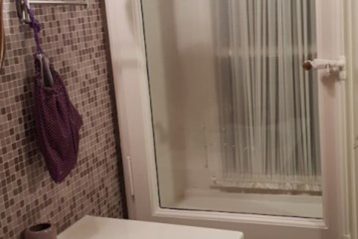 Room 16 of 28