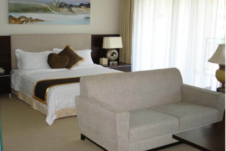 Room 4 of 32