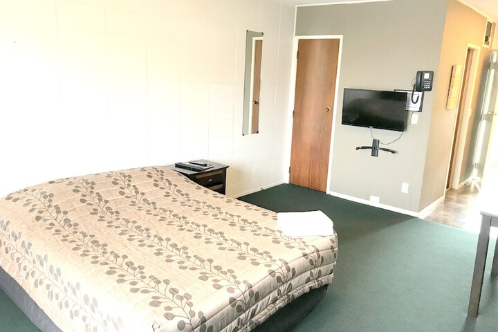 Room 3 of 69