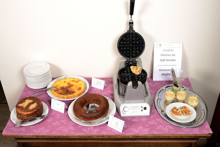 Breakfast/Coffee Service 22 of 44