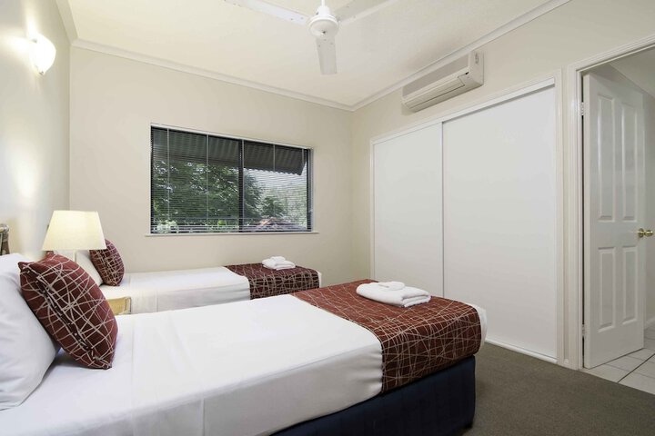 Room 4 of 37