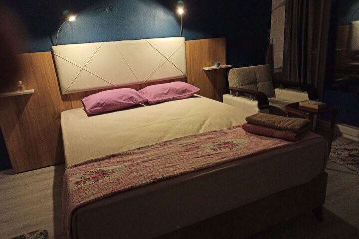 Room 2 of 51