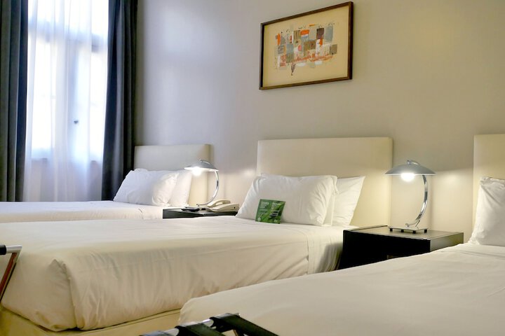 Room 11 of 25