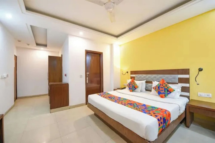 Room 16 of 31