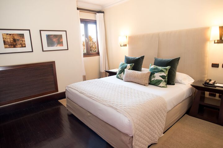 Room 10 of 51