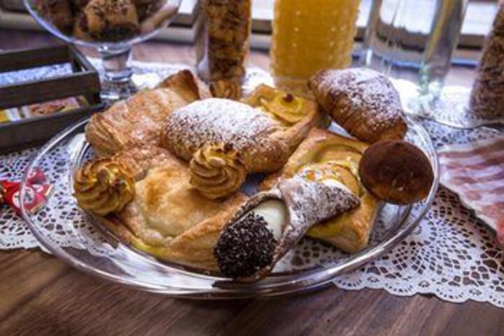 Breakfast/Coffee Service 9 of 26