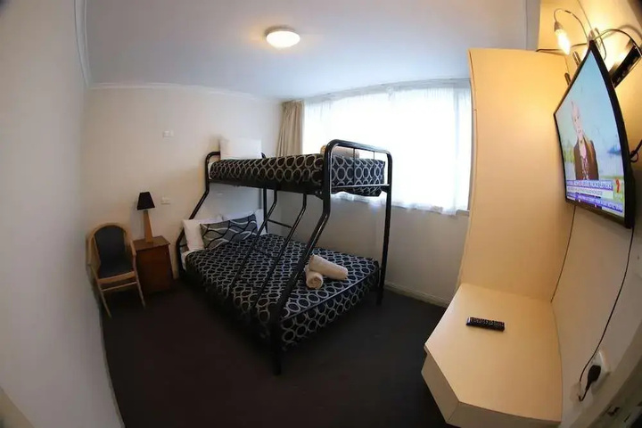 Room 11 of 22