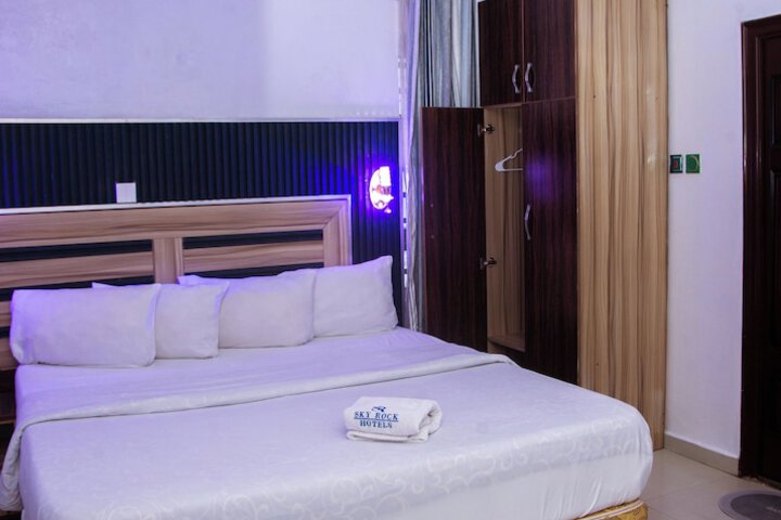 Room 2 of 21