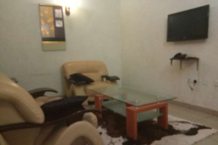 Room 12 of 24