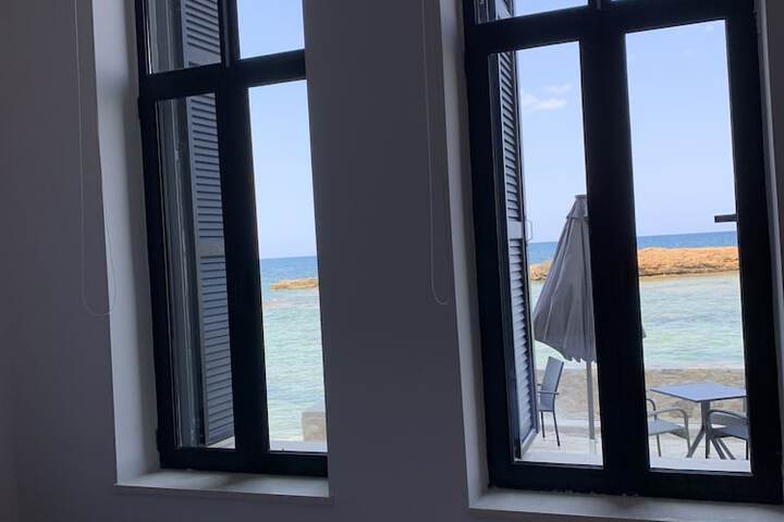 Room 12 of 35
