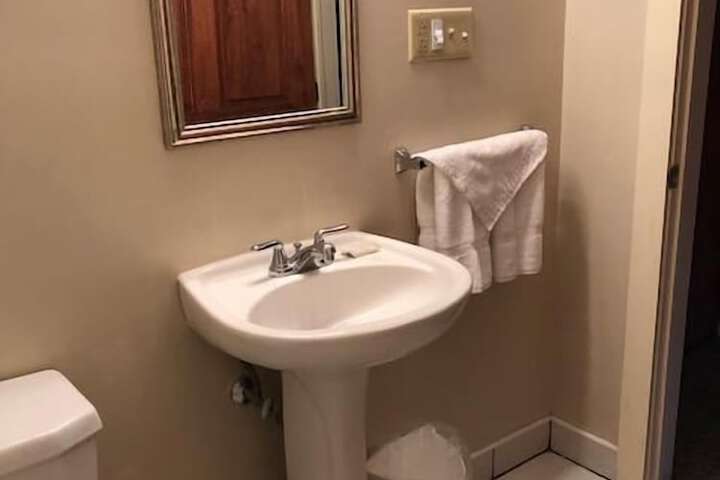Room 41 of 77