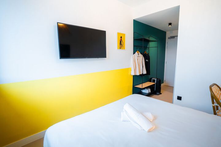 Room 8 of 31