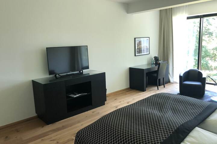 Room 34 of 62