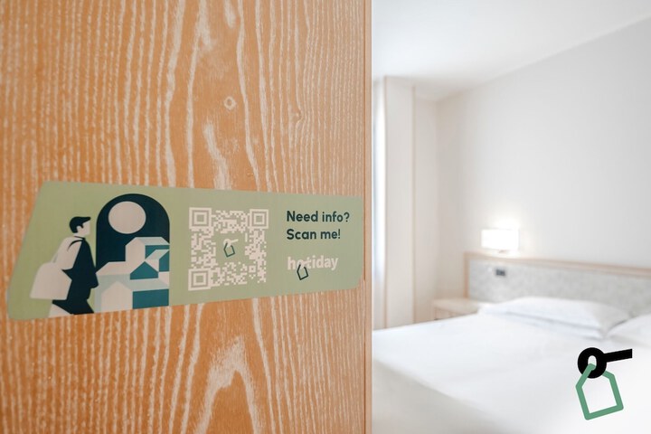 Room 16 of 72