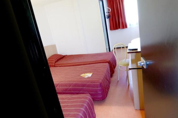 Room 2 of 23