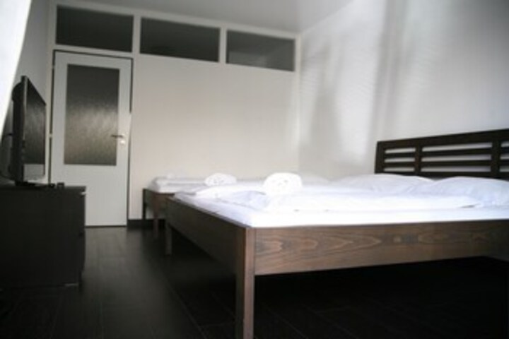 Room 227 of 275