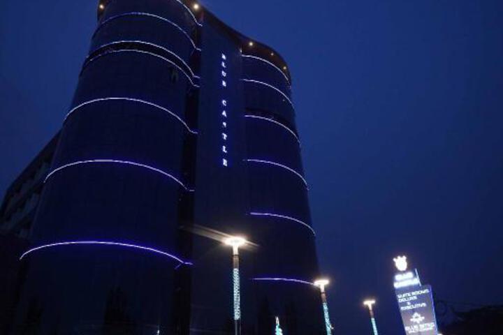 HOTEL BLUE CASTLE