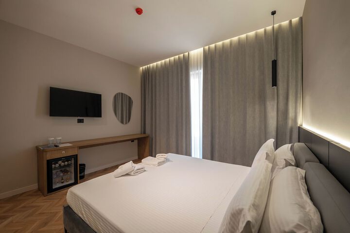 Room 5 of 117