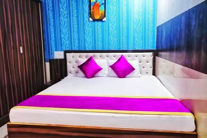 Room 5 of 22