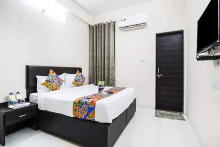 Room 18 of 22