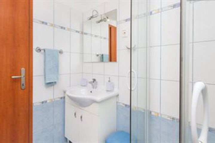 Room 3 of 19