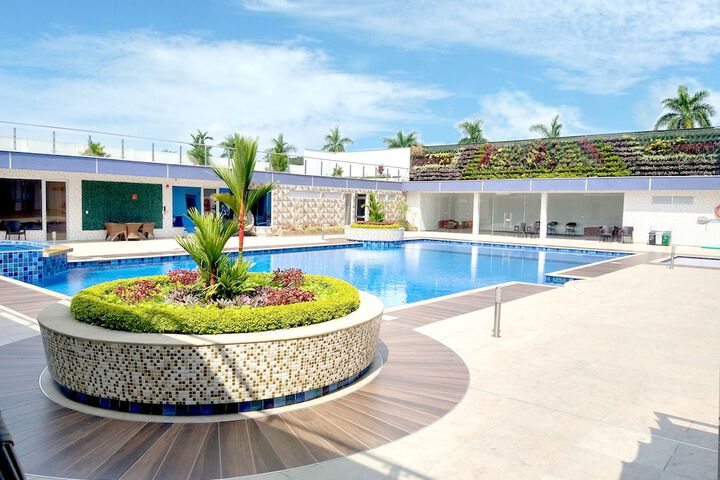 Exterior of Hotel Real Elim International
