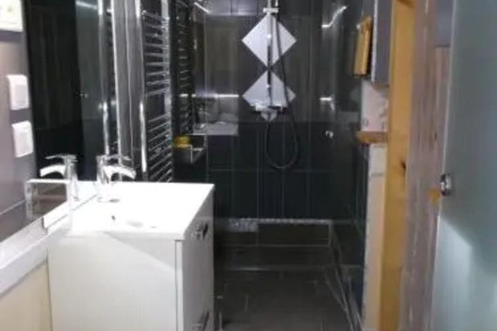 Room 5 of 7