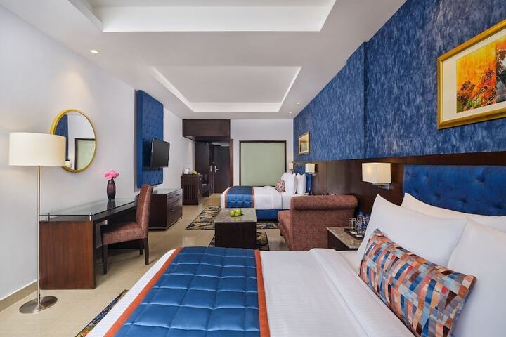 Room 10 of 35