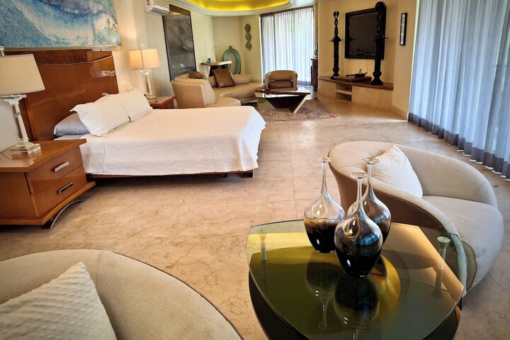 Room 84 of 336