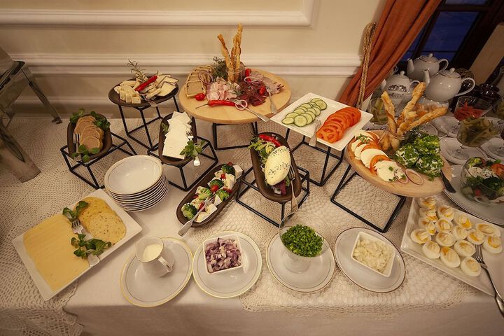 Dining 46 of 54