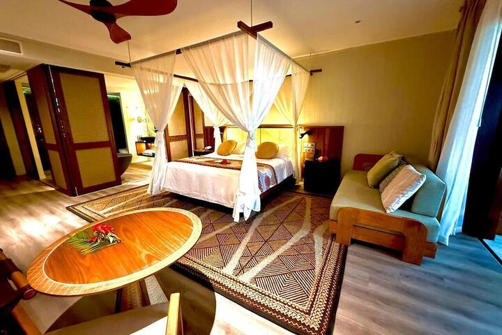Room 5 of 12