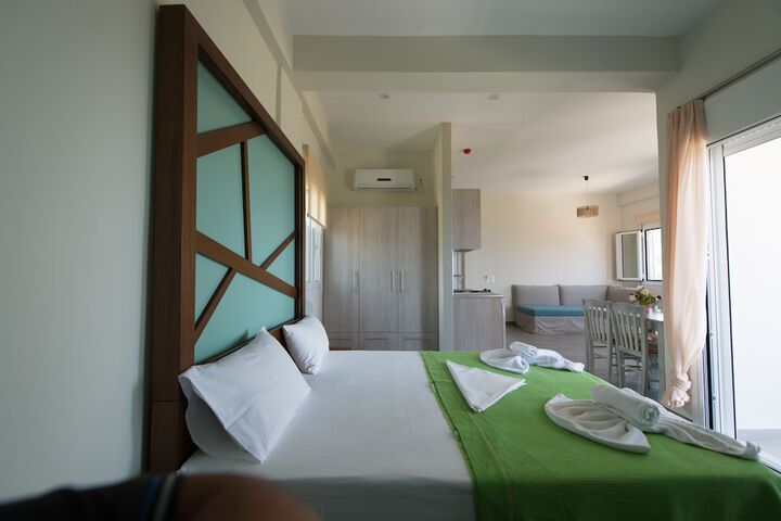 Room 18 of 74