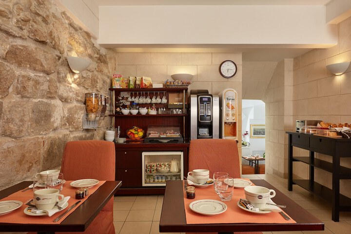 Breakfast/Coffee Service 45 of 55