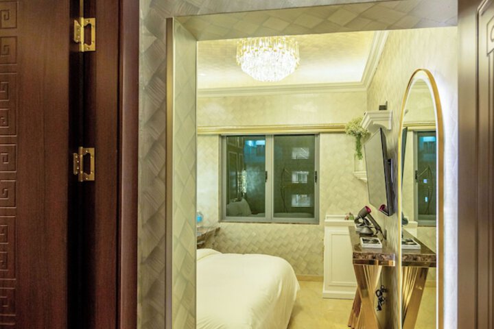 Room 37 of 285