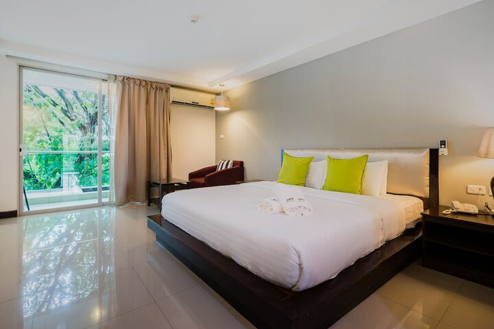 Room 10 of 48