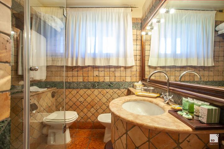 Clean Restrooms