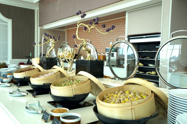 Dining 83 of 100