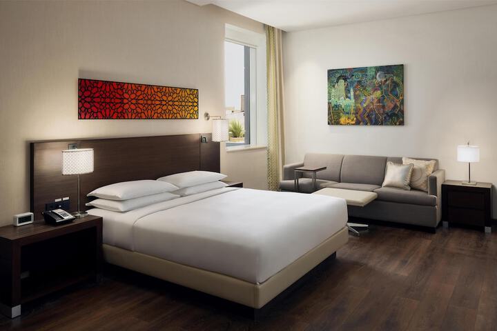 Room 8 of 38