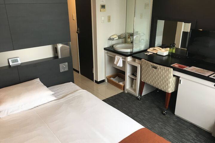 Room 10 of 52