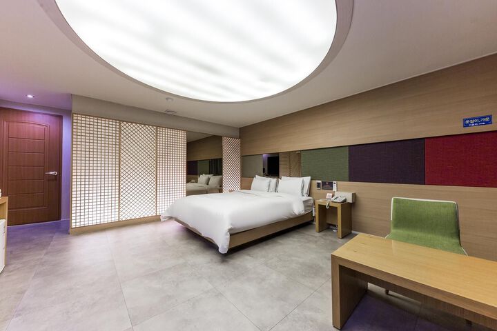 Room 54 of 120