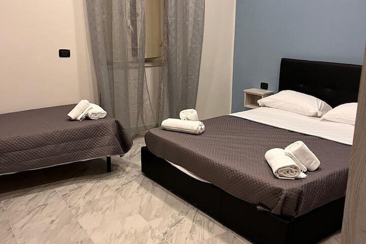 Room 5 of 7