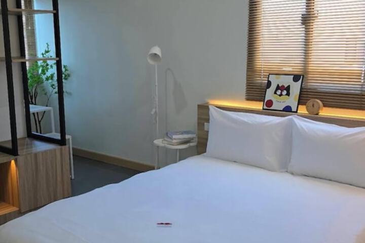 Room 6 of 26