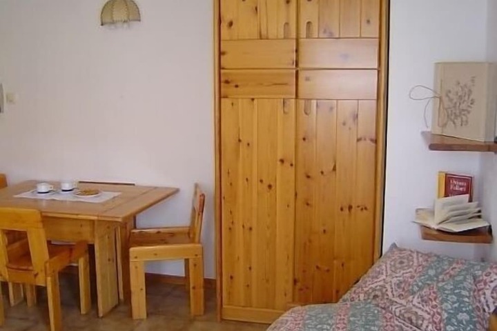 Room 15 of 39