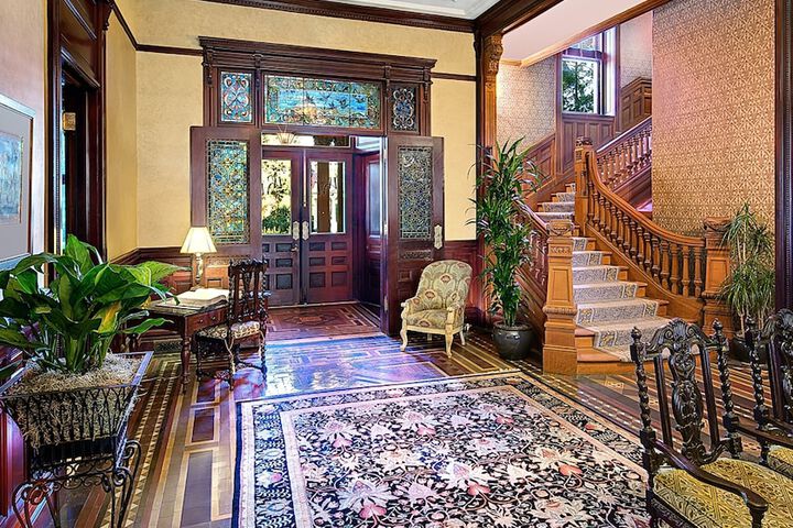Entrance & Lobby