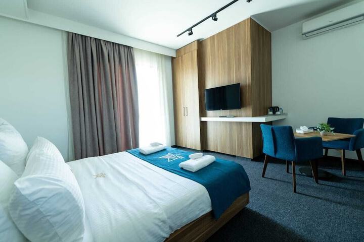 Room 9 of 49