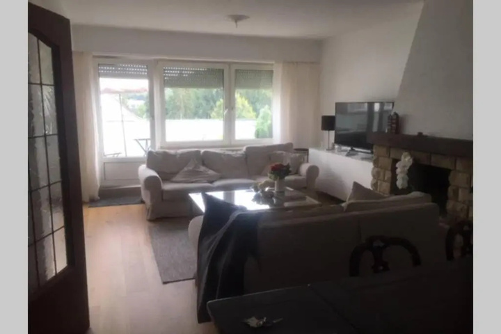 Room 2 of 11